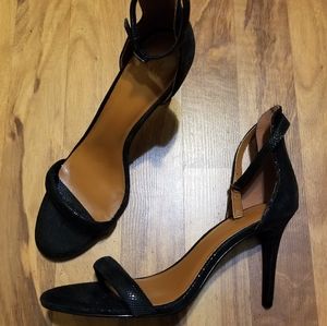 NWOB Halston Snakeskin Alison Heeled Sandals